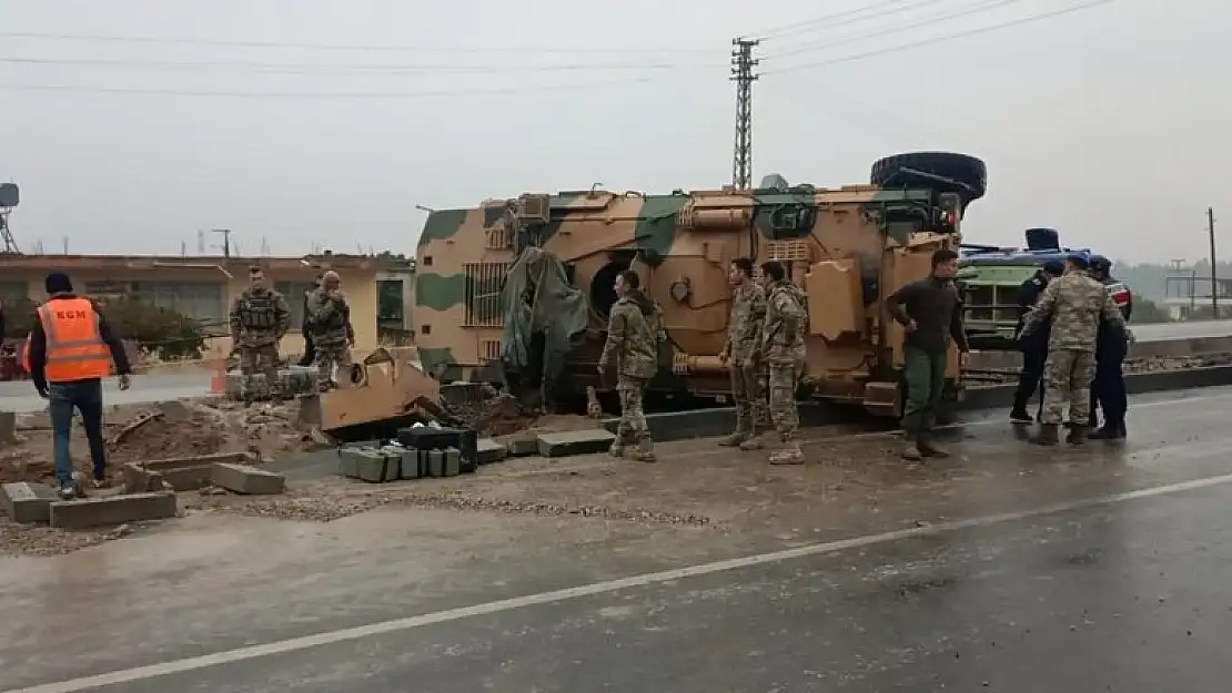 Hatay'da zırhlı askeri araç devrildi: 3 asker yaralı