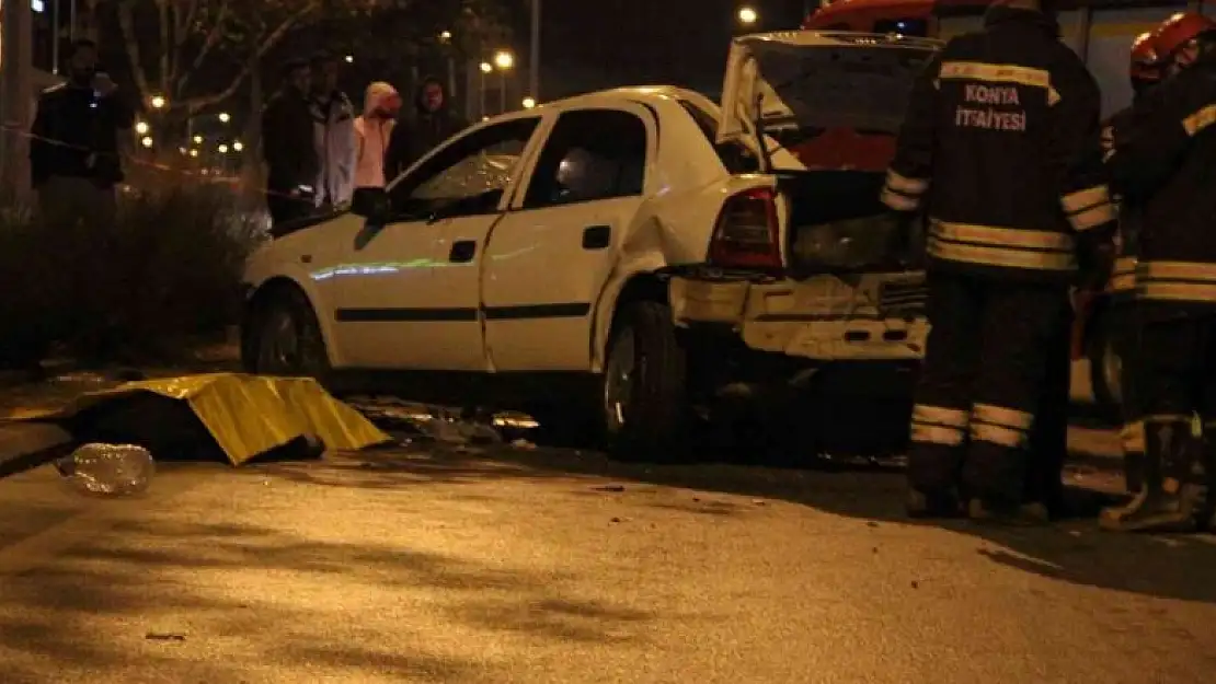 Konya'da yarış yaptığı iddia edilen otomobil ağaca çarptı: 2 ölü, 1 yaralı