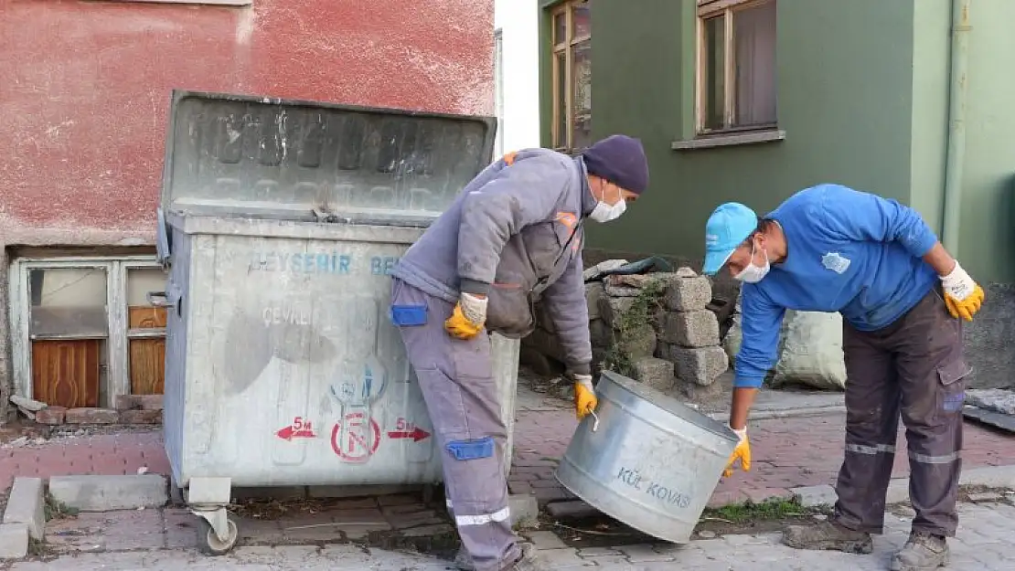 Beyşehir Belediyesinin kül mesaisi sürüyor