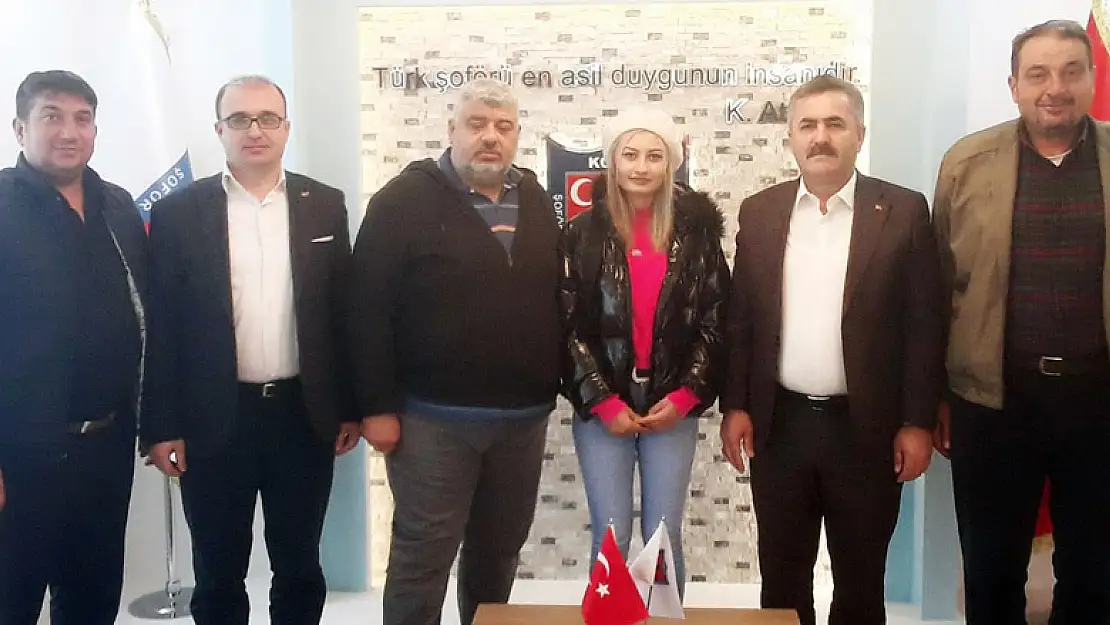 Motodrag Şampiyonu İrem'den Başkan Şen'e ziyaret