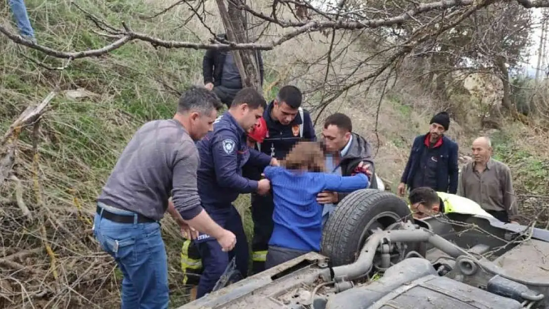 Kontrolden çıkan otomobil takla atıp şarampole düştü: 2 yaralı