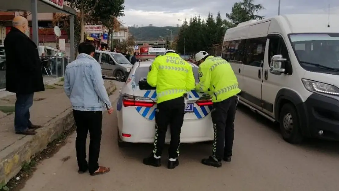 Terlikle kullandığı servisin frenine basamayınca dehşet saçtı