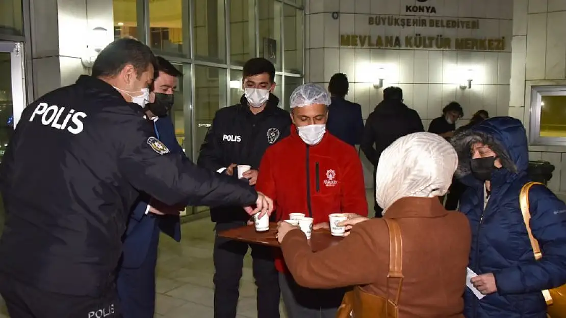 Karatay Belediyesi'nden geleneksel sahlep ikramı