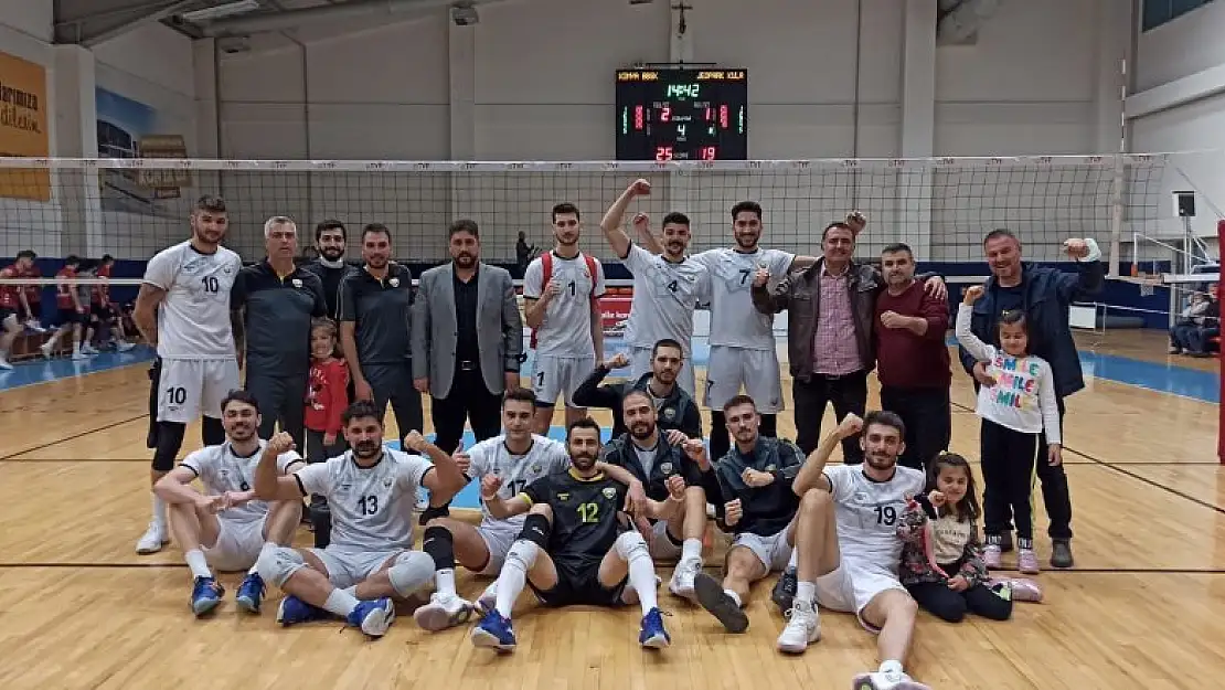 Konya Büyükşehir Voleybol takımı evinde galip