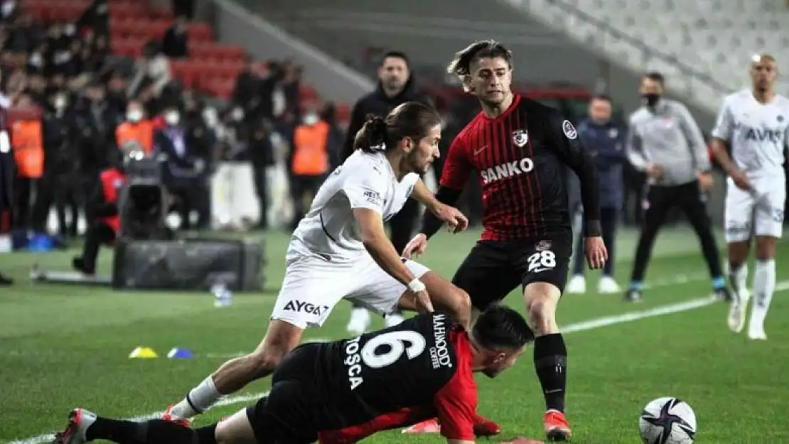 Spor Toto Süper Lig: Gaziantep FK: 3 - Fenerbahçe: 2 (Maç Sonucu)