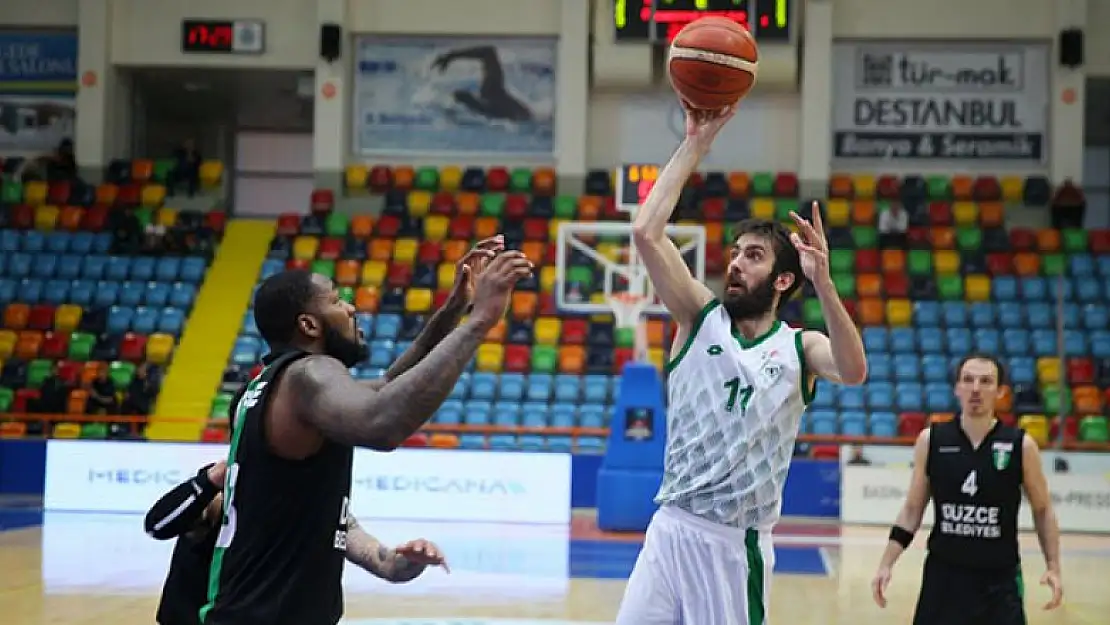 Basket evinde galip : 79-72