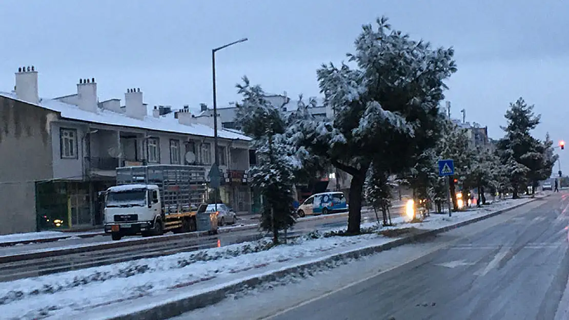 Kulu'ya mevsimin ilk karı yağdı