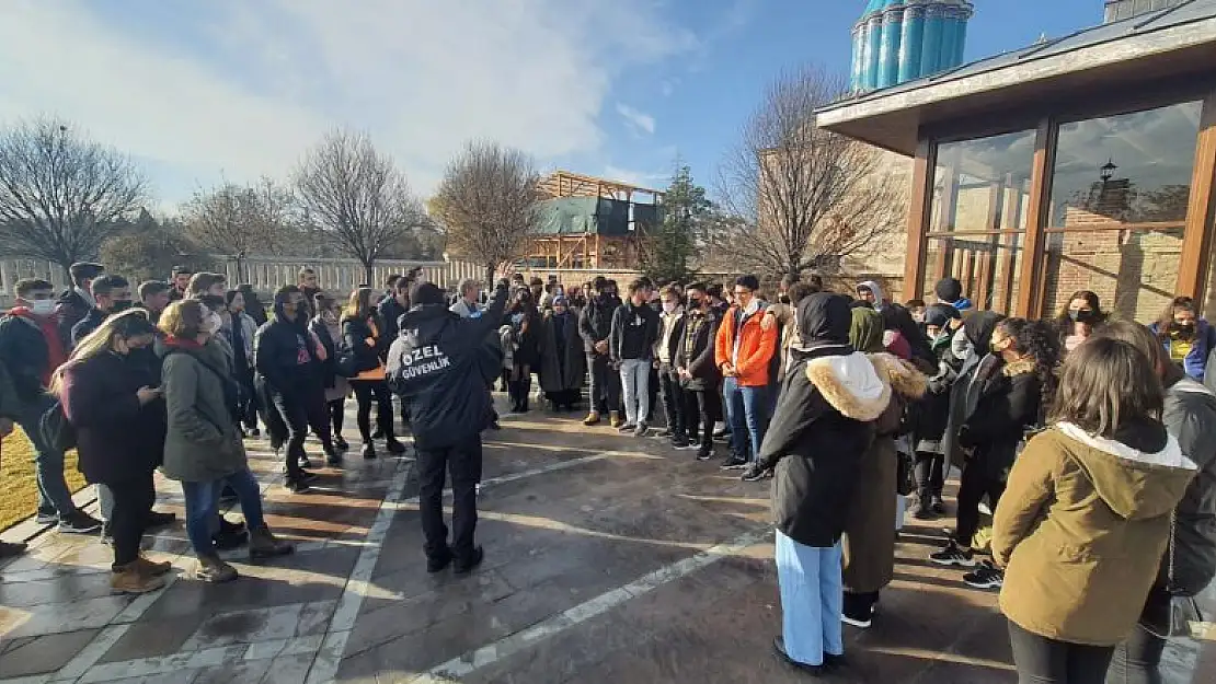 Karapınar'daki üniversite öğrencileri Konya'yı gezdi