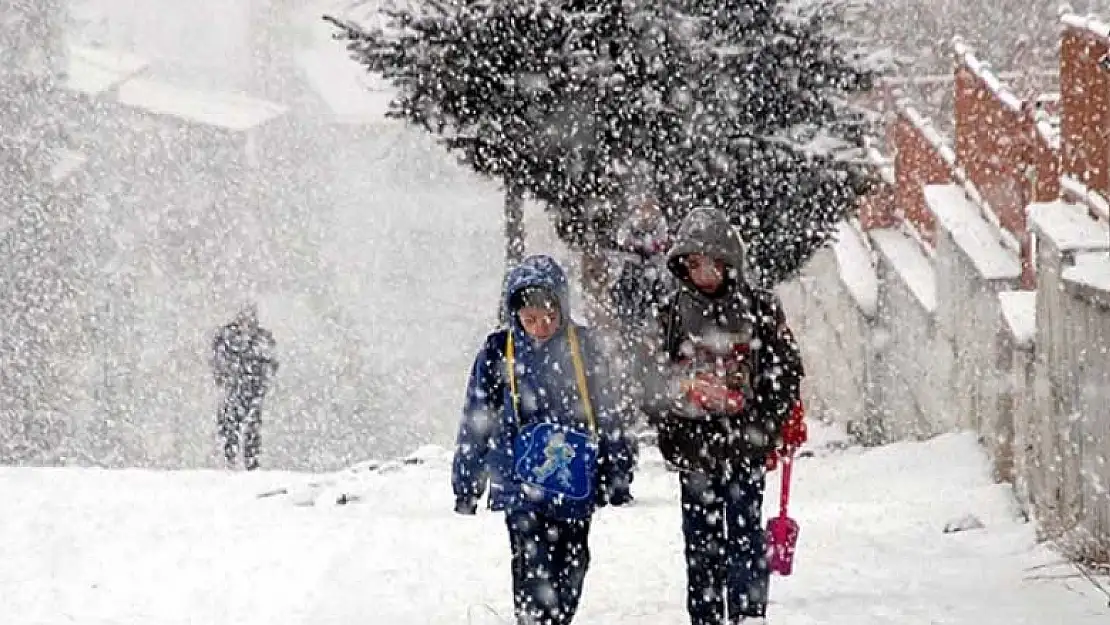 Konya'nın 24 ilçesinde okullarda eğitime kar engeli