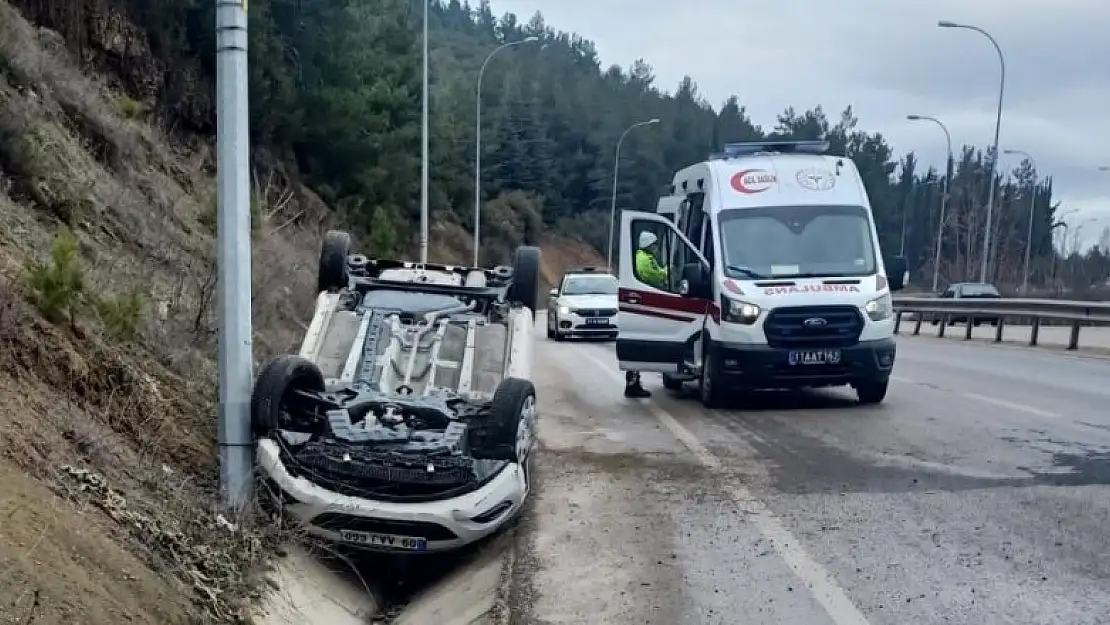 Kontrolden çıkan otomobil takla attı, baba oğul yaralandı