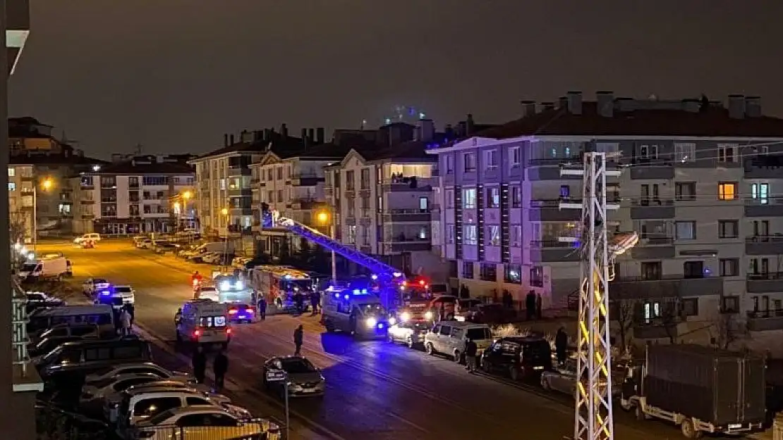 Ankara'da hırsızlık şüphelisi evine gelen polis ekiplerinden kaçmak isterken apartman boşluğuna sıkıştı