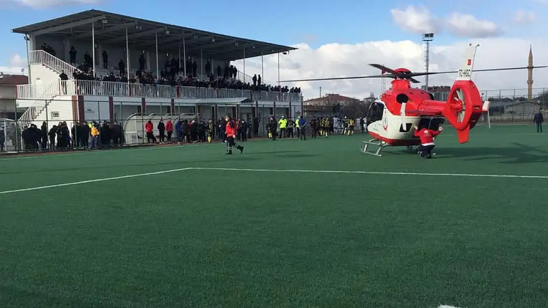 Konya'da maç sırasında helikopter ambulans sahaya indi