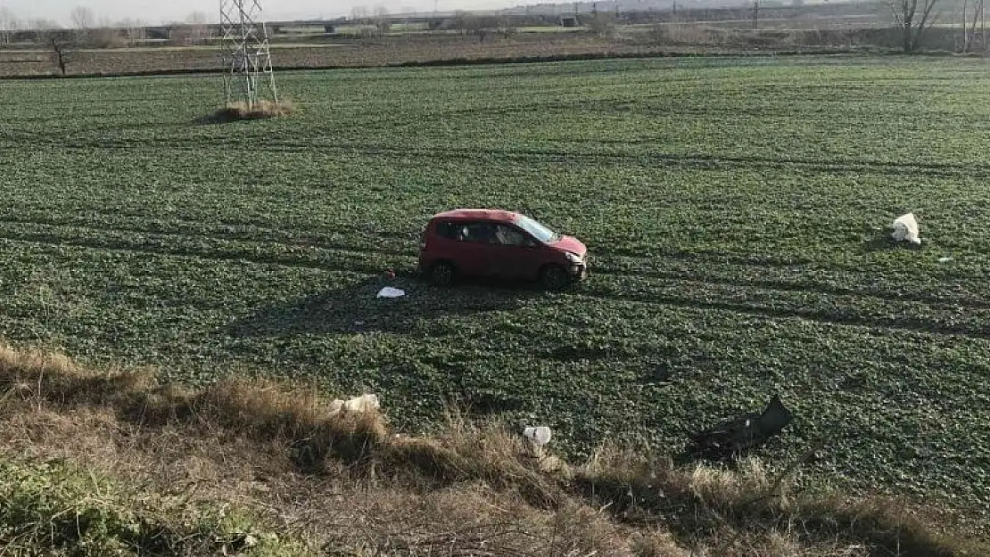 Kadın sürücünün kullandığı otomobil şarampole yuvarlandı