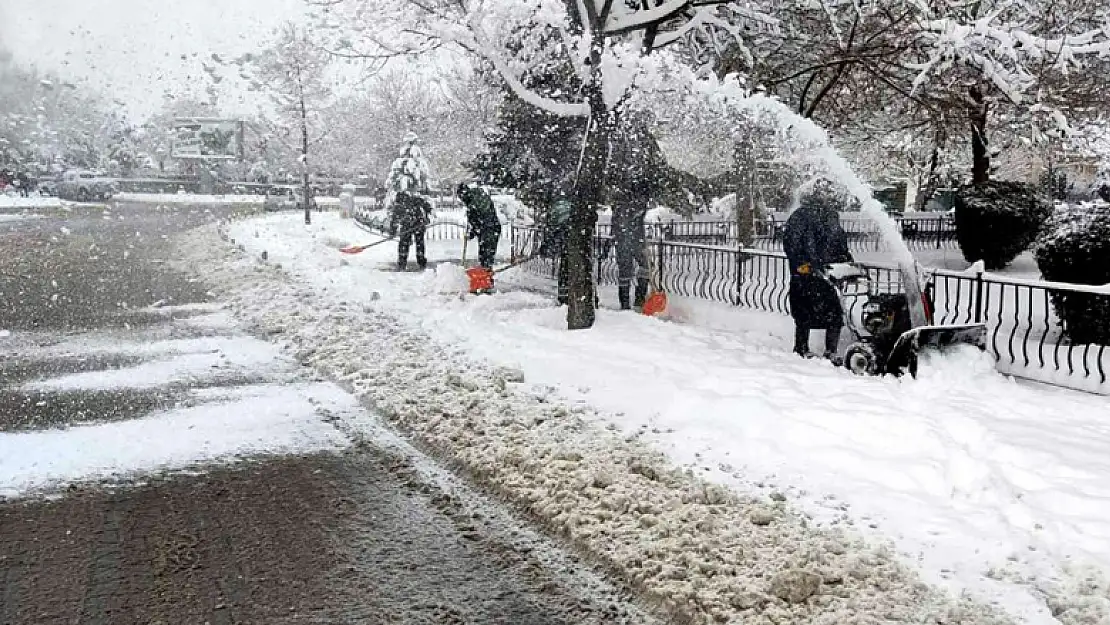 Karatay'da 24 saat kar mesaisi