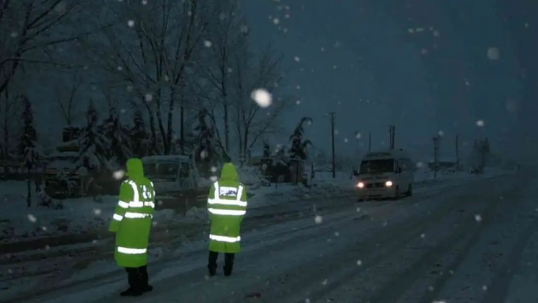 Antalya-Konya karayolu tüm araç trafiğine kapatıldı