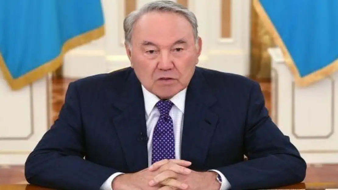 Kazakistan'da flaş gelişme! Nazarbayev'in yetkileri kaldırıldı!