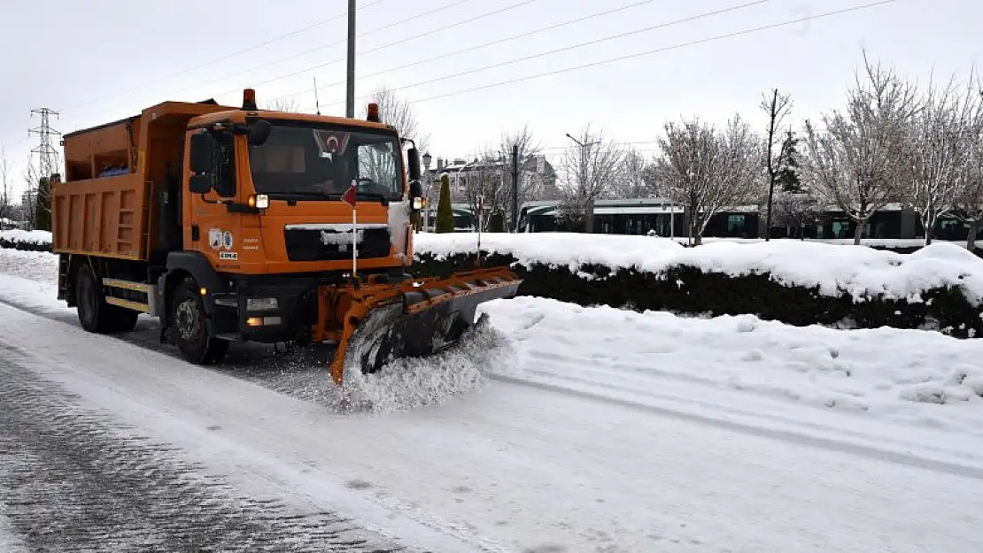 Selçuklu'da kar mesaisi yeniden başladı