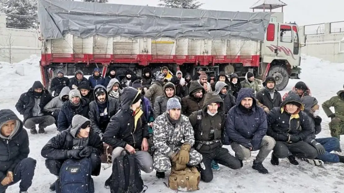 Van'da 62 düzensiz göçmen yakalandı