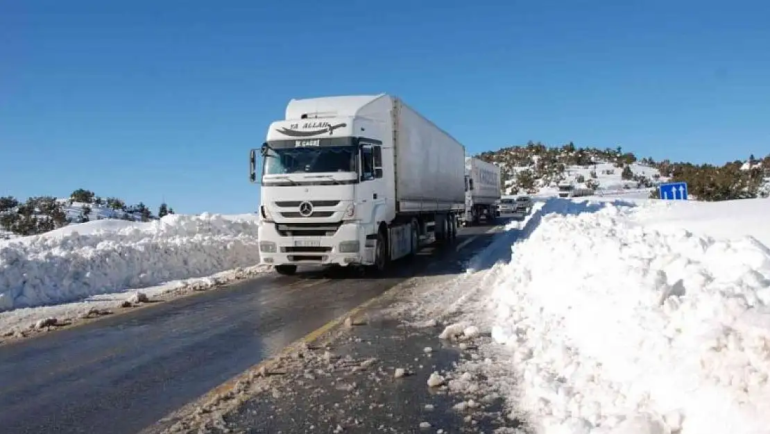 Antalya-Konya karayolu tüm araç trafiğine açıldı