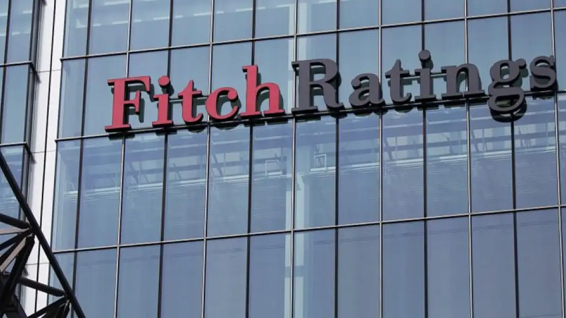 Fitch, Türkiye'nin kredi notunu düşürdü!