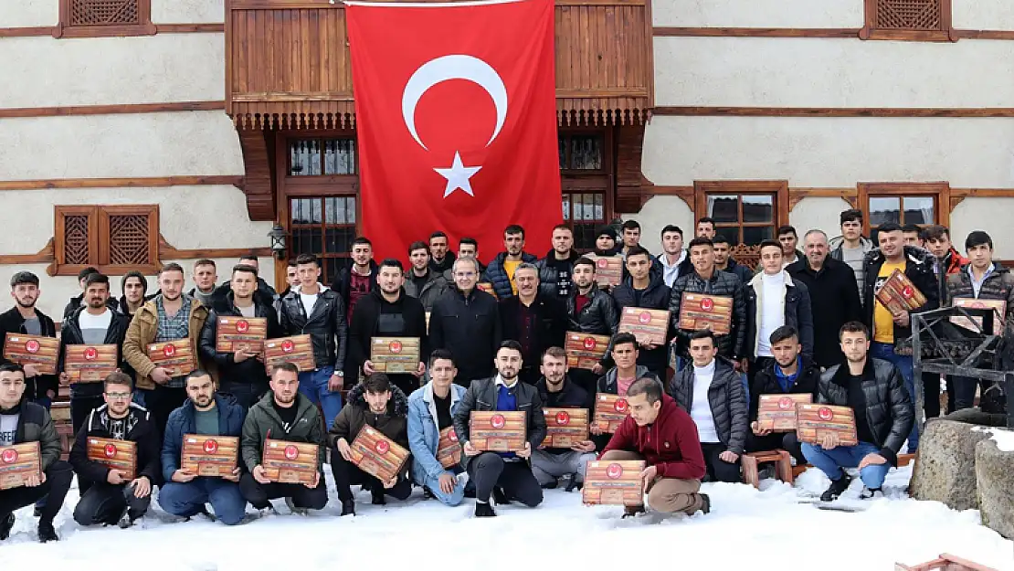 Seydişehir'de mart ayında asker olacak gençler yemekte buluştu