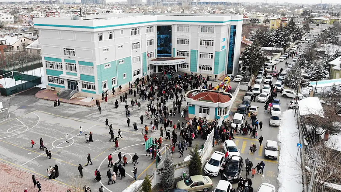 Özel Lale Koleji Bursluluk Sınavına Yoğun İlgi