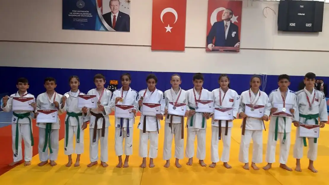 Konya Büyükşehirsporlu  Taekwondocular ve Judocular başarılarıyla göz dolduruyor