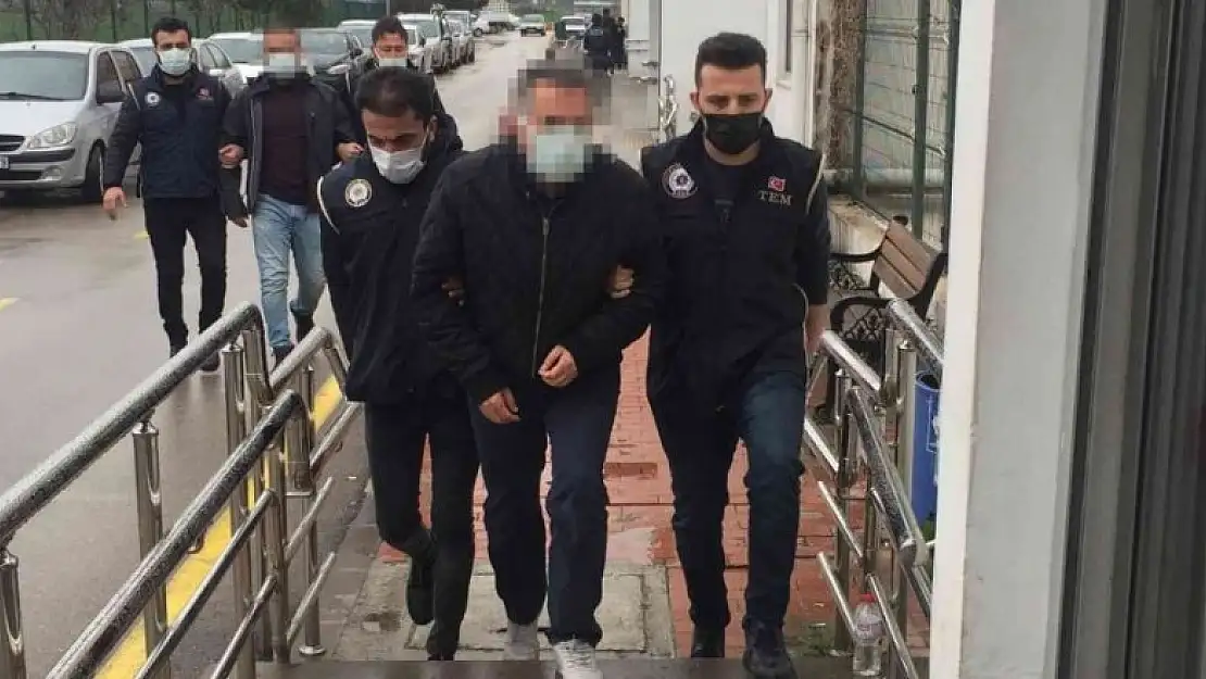 Adana'da FETÖ operasyonu: 9 gözaltı