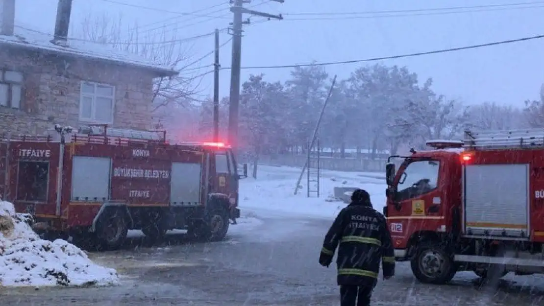 Konya'da iki katlı evde yangın paniği