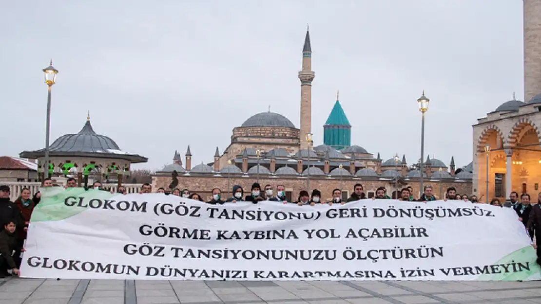 Konya'da glokom farkındalığı için pankart açtılar