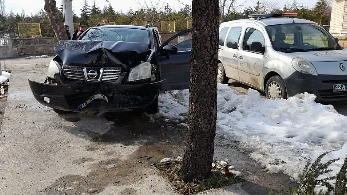 Konya'da polisin 'dur' ihtarına uymayan sürücü kaza yaptı