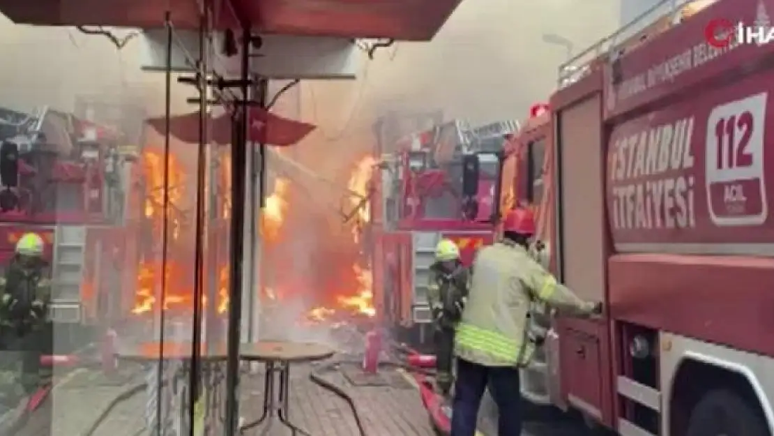 Sarıyer'de yangın! 3 binaya sıçradı, Bir itfaiye aracı da alev topuna döndü