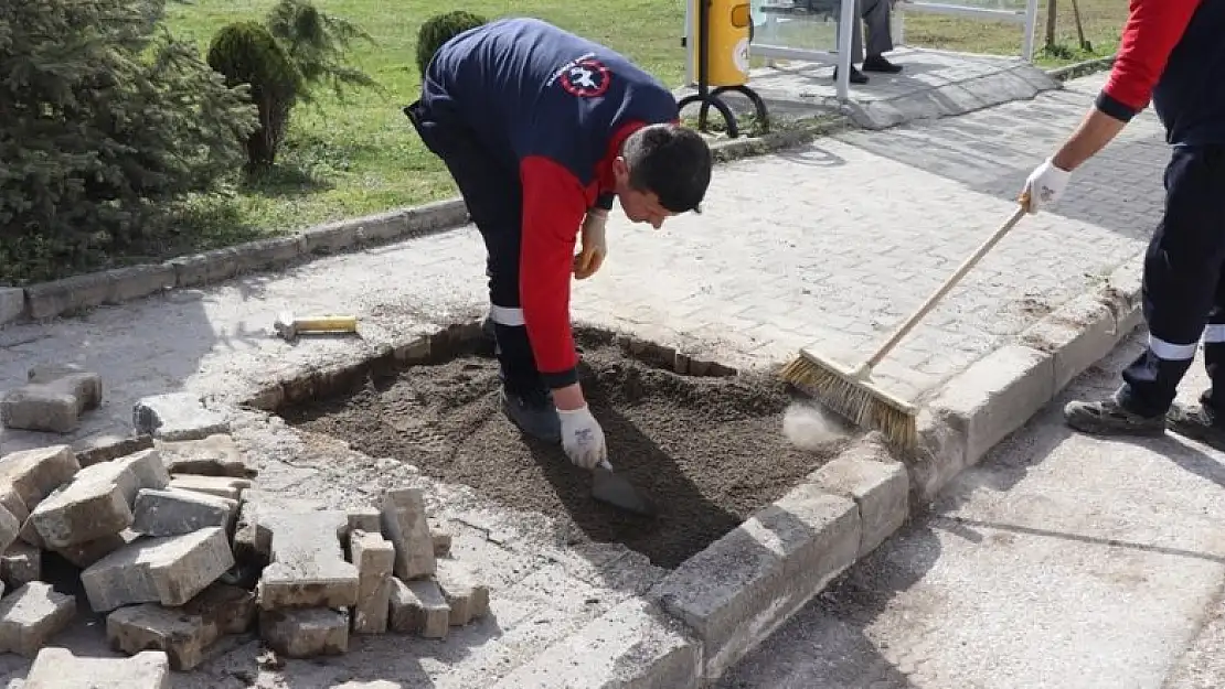 Kaldırımlara bahar bakımı