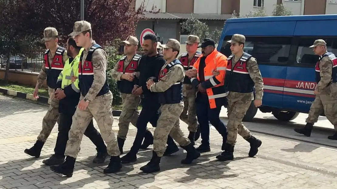 Hatay'da göçmen kaçakçılığı yapan 2 şüpheli tutuklandı