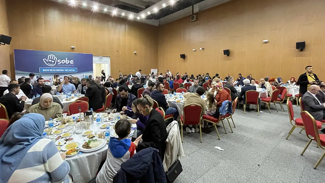 Konya'da otizmli bireyler ve aileleri iftarda buluştu