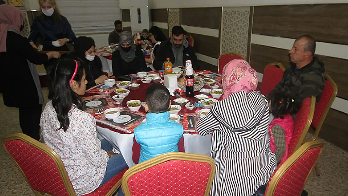 Beyşehir Kaymakamı Özdemir, yetim çocuklarla iftar yaptı