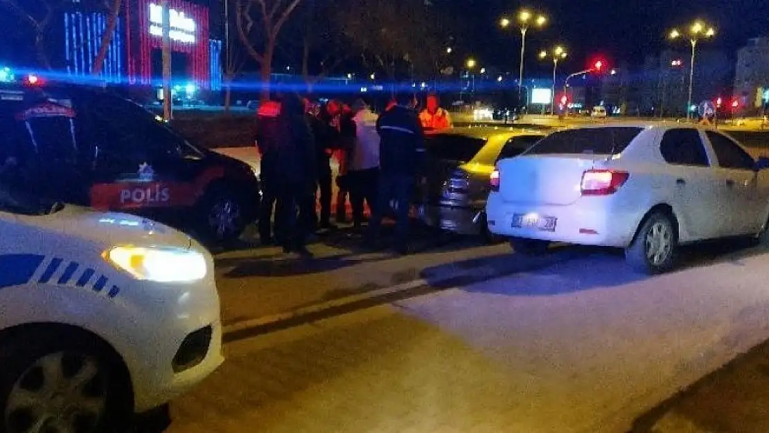 Konya'da polisin dur ihtarına uymayan ehliyetsiz sürücü kovalamaca sonucu yakalandı