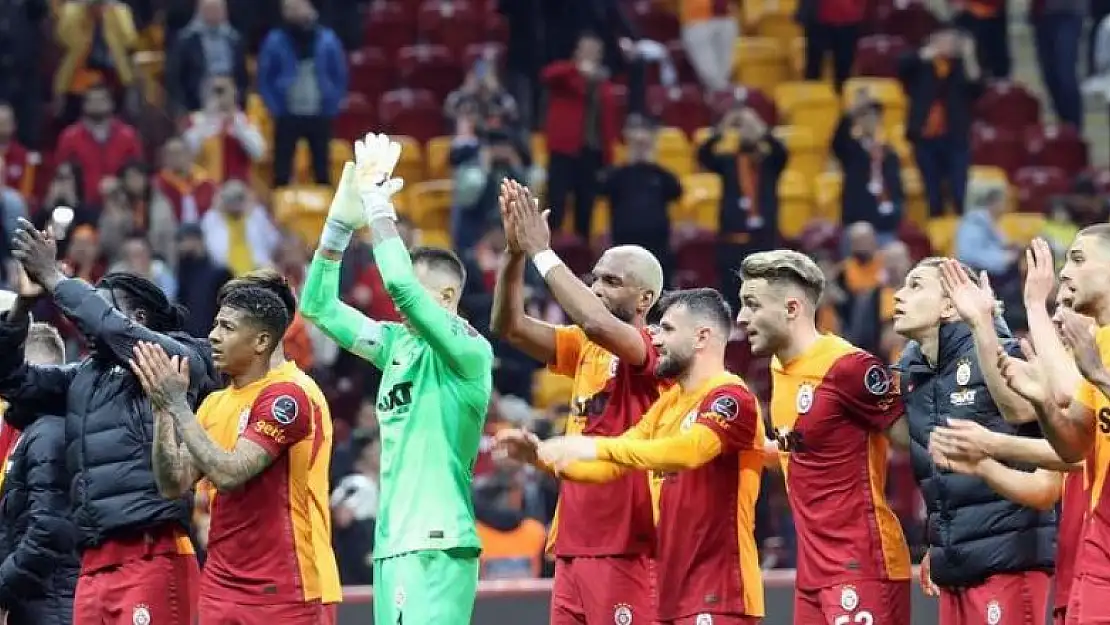 Galatasaray'ın  orta sahası  80 maçtır gol atamıyor