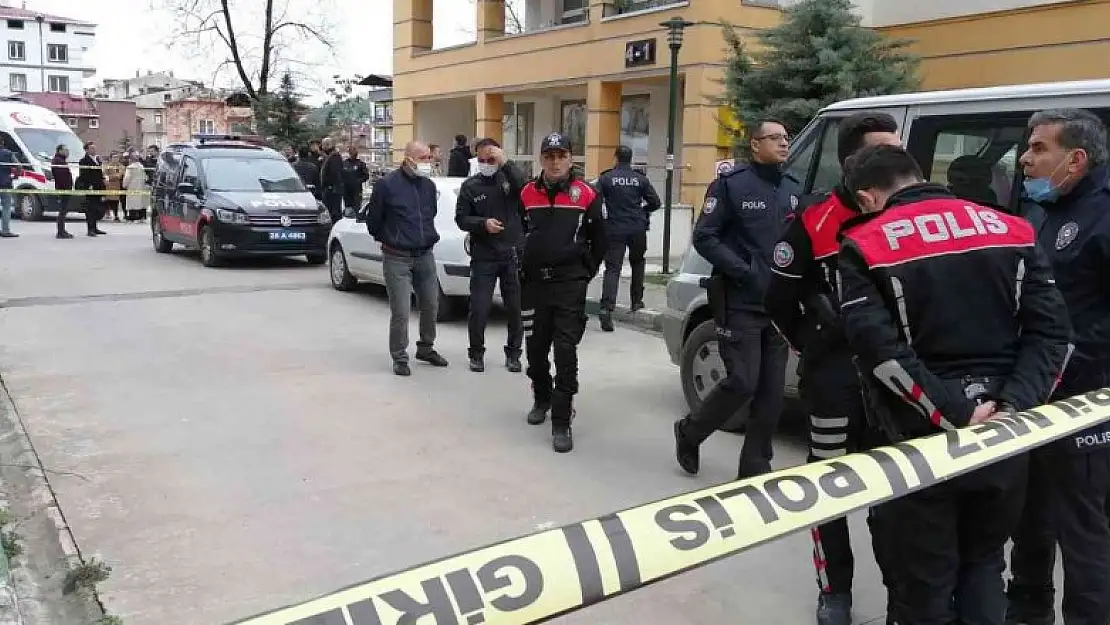 Önce kız arkadaşını silahla öldürdü, sonra intihara teşebbüs etti