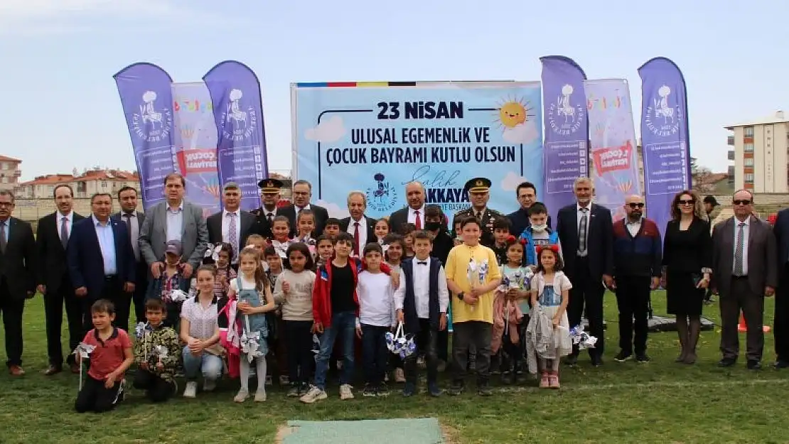 Akşehir Belediyesi'nden çocuklara bayram eğlencesi