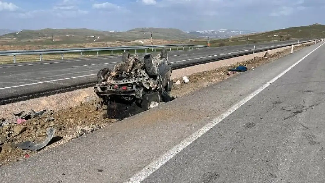 Bayram tatiline giden öğrenciler kaza geçirdi: 1'i ağır 4 yaralı