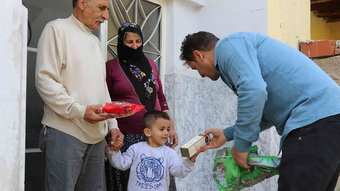 Sivrice ilçesinin bayram şekeri, kolonya ve tıraşı kaymakamlıktan