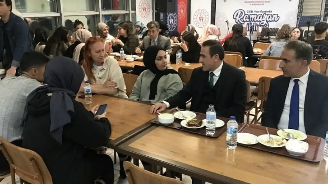 Kaymakam Memiş, öğrencilerle birlikte iftar yaptı