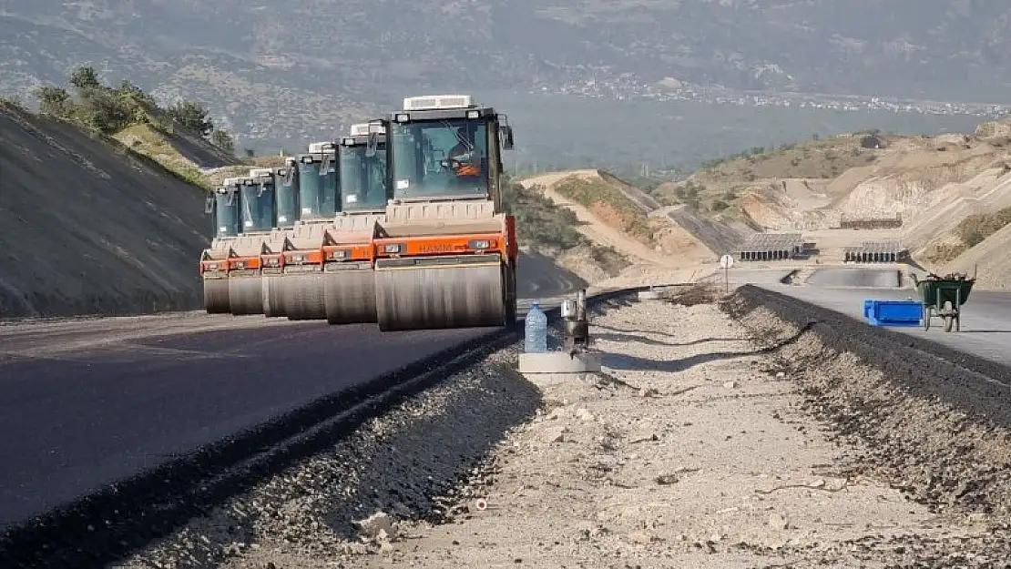 Türkiye'nin en modern otoyolu 2023'te hizmete girecek