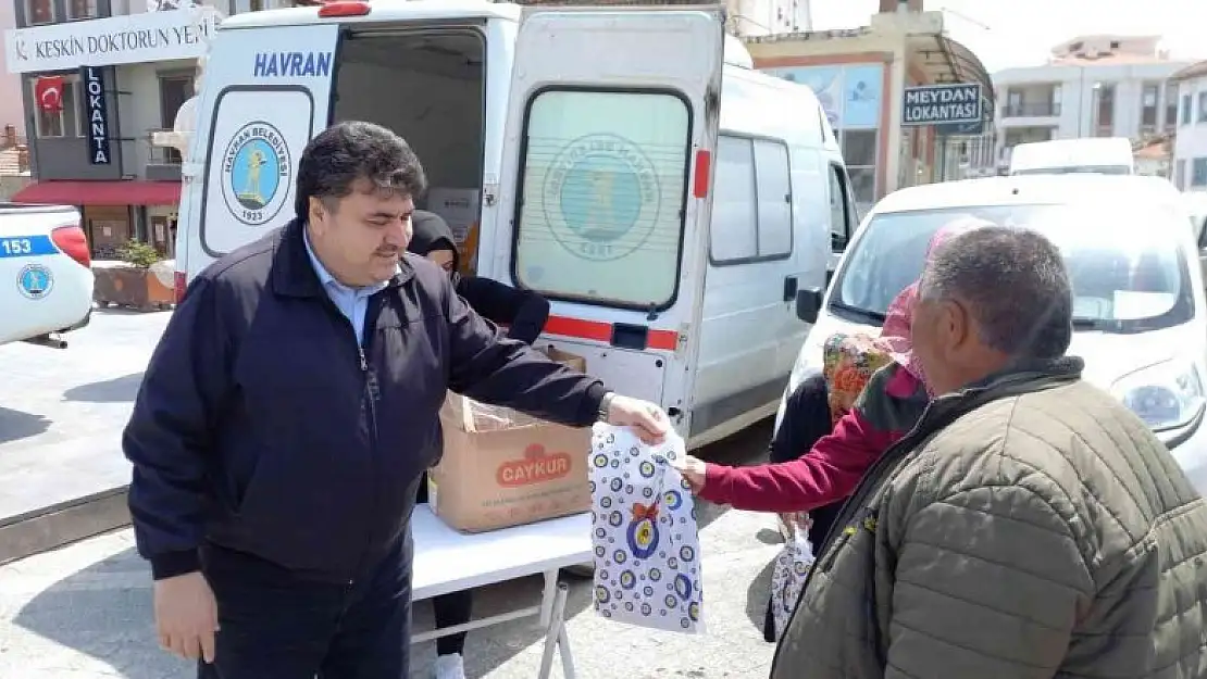 Havran'da bayram şekerleri belediyeden