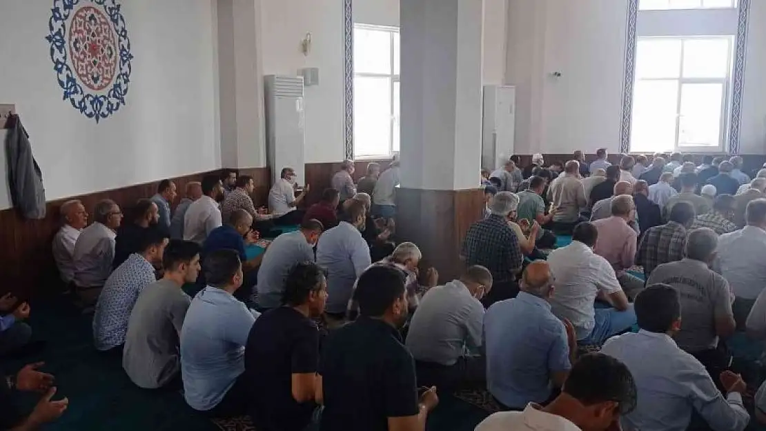 Kadirli'de Ahmet Yüksel Camii ibadete açıldı