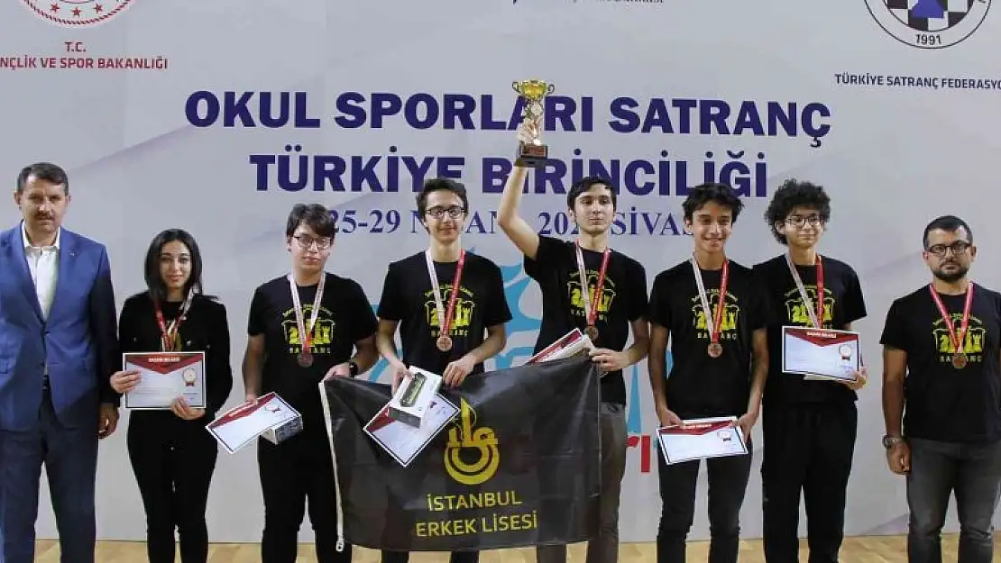 Okul Sporları Satranç Türkiye Birinciliğinde ödüller sahiplerini buldu