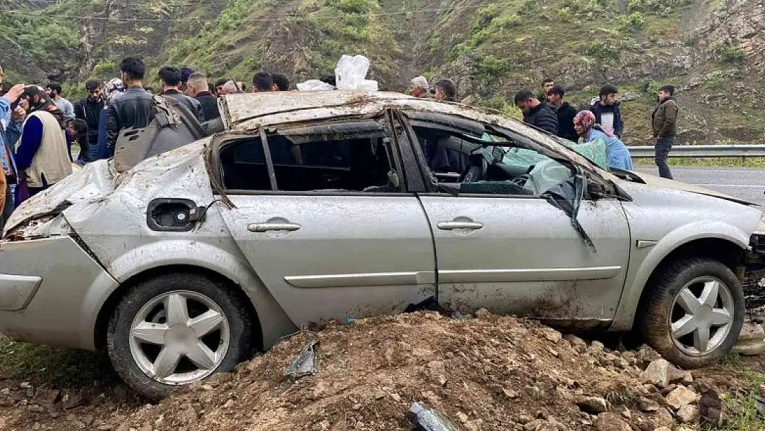 Hakkari'de trafik kazası: 4 yaralı