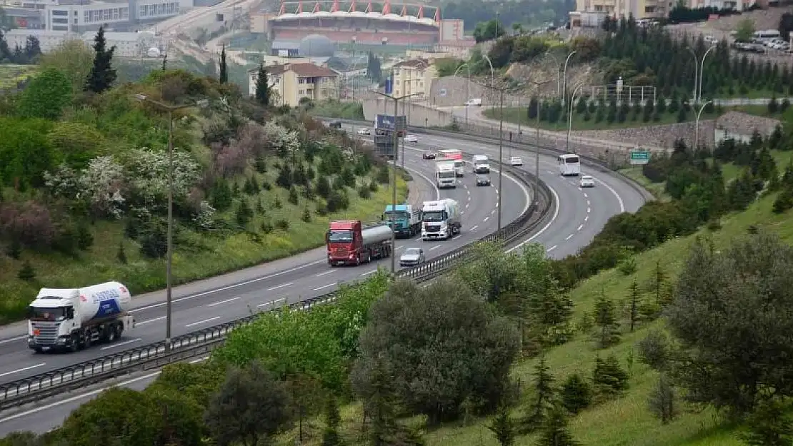 TEM Otoyolu Kocaeli geçişinde yoğunluk beklentinin altında seyrediyor