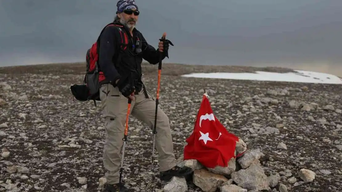 Türkiye'nin ilk solo dağcısı, 59. zirvesine Ilgaz Dağı'nda ulaştı